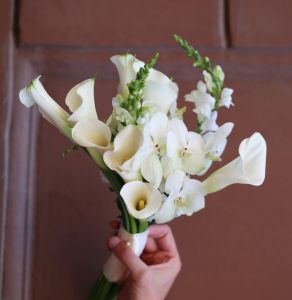 Brautstrauß (Kalla, Löwenmaul, Vanda-Orchidee, weiß)