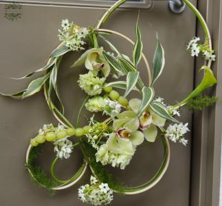 modern karika csokor orchideával (ornithogalum, kála, orchidea, zöld)