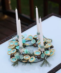 Modern kék adventi koszorú (33cm)