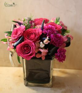 modern pink cube (21 stems)