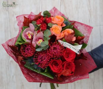 Flaming structure bouquet with pincushion proteas (15 stems)
