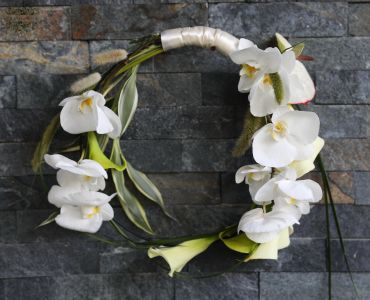 Modern karika csokor (kála, ordhidea, anthurium, fehér)