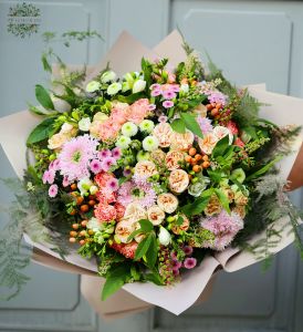 Großer Strauß mit kleinen Blumen (43 stiele)