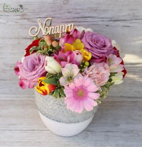 Colorful arrangement for women's day (15 St)