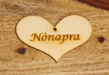 nőnapra felirat