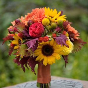 Herbstblumenstrauß mit gelben Craspedia Kugeln (24 Stiele)