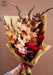 Autumn red rose bouquet with mocha mouse gladiolus