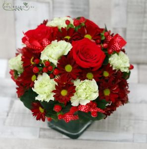 glass cube with roses, red dots (roses, daisies, carnations)