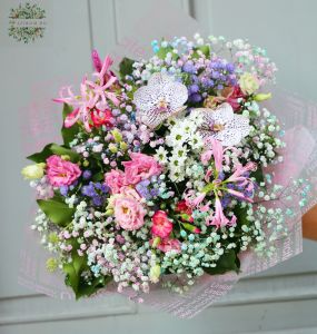 colorful small flowers in round bouquet with vanda orchids (21 flowers)