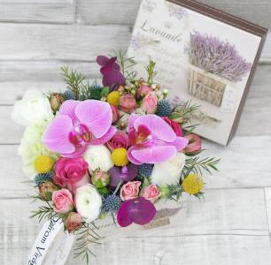 színpompa rózsás virágdoboz (21 szálas box)