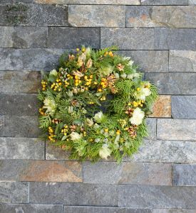 Tuja terméses koszorú bogyókkal 23cm