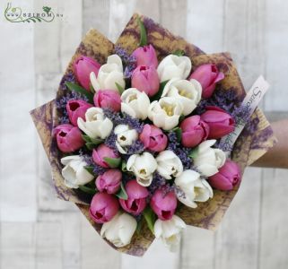 30 tulips with limonium