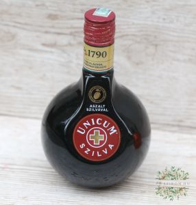 Unicum mit getrockneten Pflaumen 0,5l 34,5%