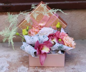 Small sparkly flower box with rose, orchids