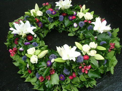 Blumenlieferung nach Budapest - Trauer Kranz