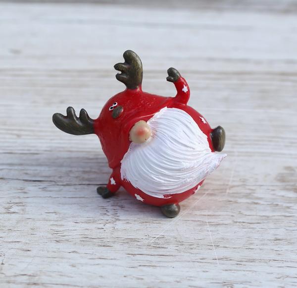 Blumenlieferung nach Budapest - Weihnachtsmann mit Hirsch Hut 8cm