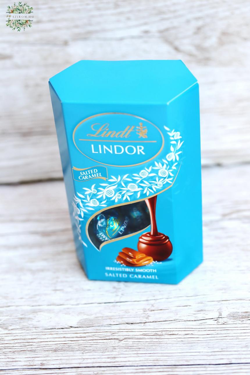 Virágküldés Budapest - Lindt Lindor sóskaramellás csokigolyók
