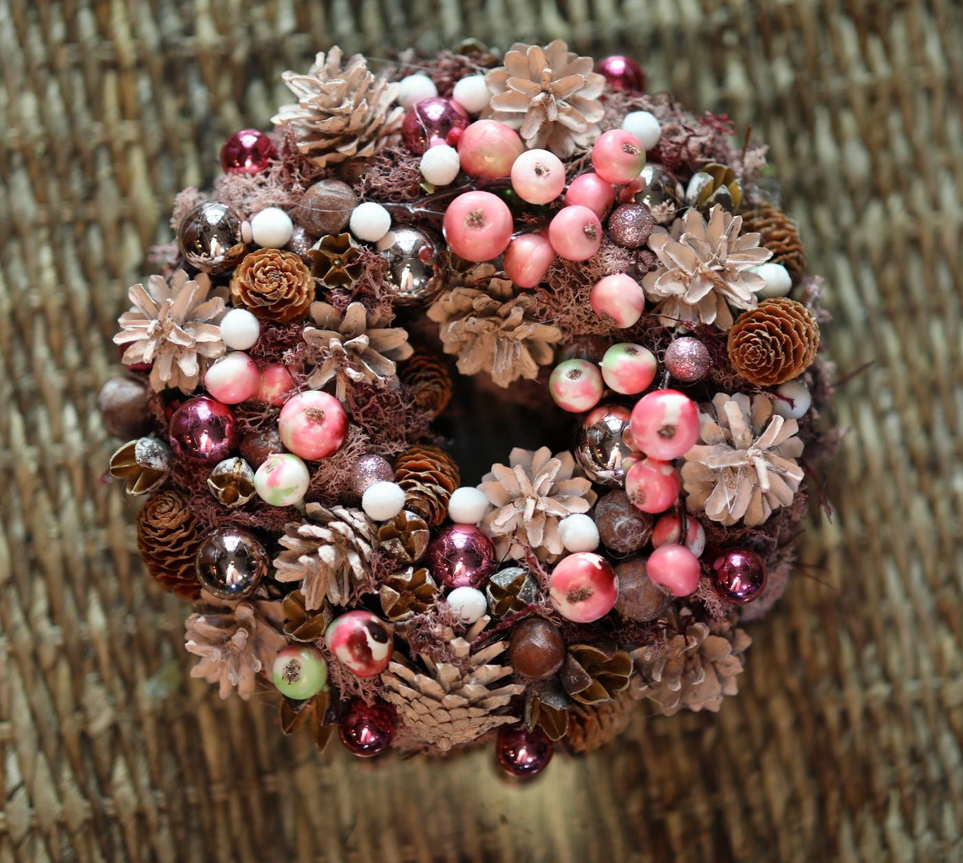 flower delivery Budapest - Christmas Doorwreath