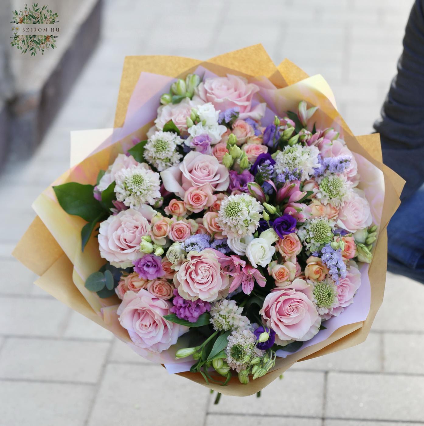 flower delivery Budapest - Pastel pink bouquet with roses, lisianthus and scabiosa (44 stems)