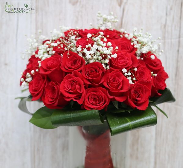 Blumenlieferung nach Budapest - Roter Rosenstrauss (40 Rosen)