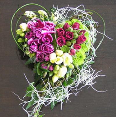 Blumenlieferung nach Budapest - Kleines Herz aus gemischten Blumen (18cm)