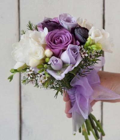 flower delivery Budapest - small purple hand tied (11 stems)