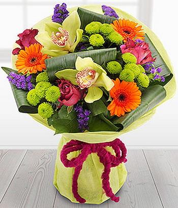 flower delivery Budapest - mixed bouquet with orchids (15 stems)