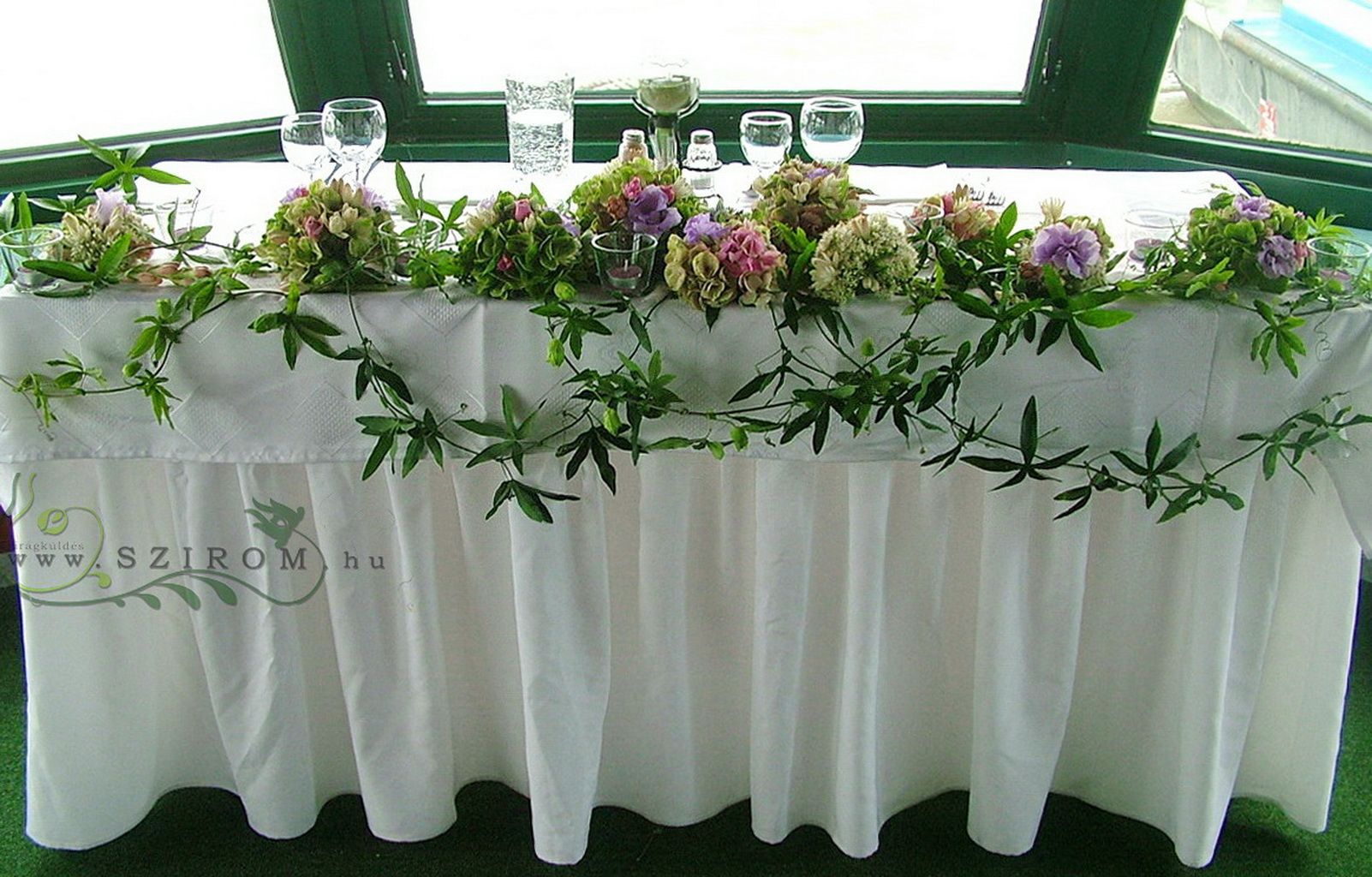 Blumenlieferung nach Budapest - Tischdekoration
