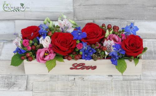 Blumenlieferung nach Budapest - Liebe Garten kleinen Holzkiste (15 Stiele)