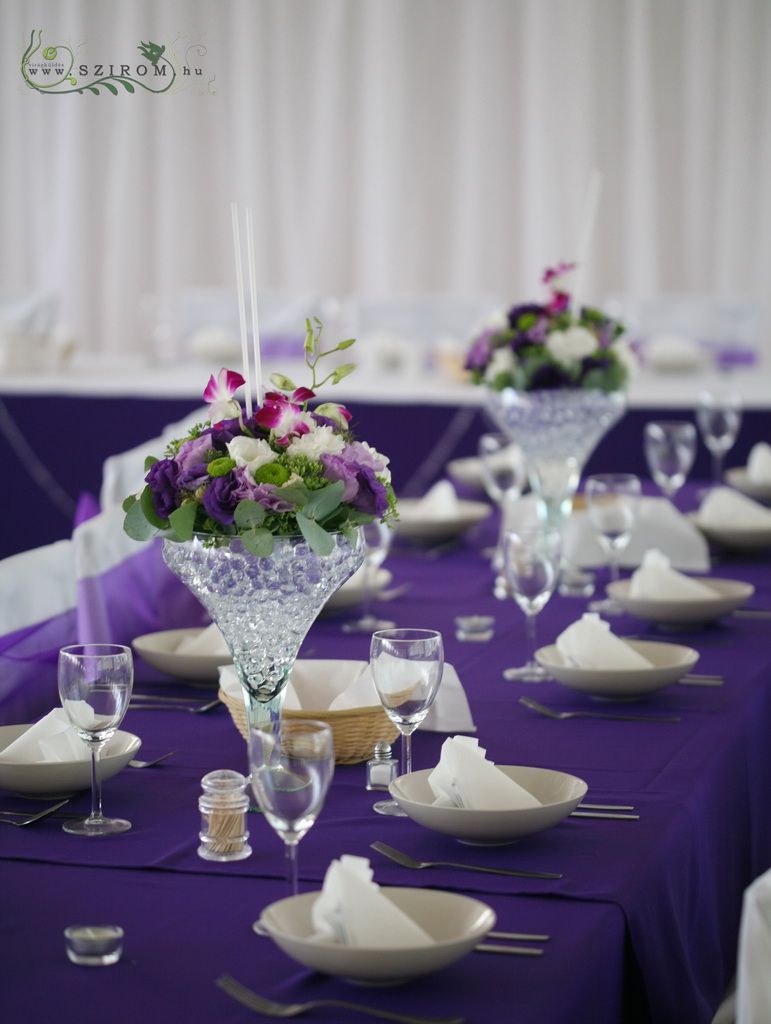 flower delivery Budapest - Middle size coctail cup centerpiece, 1pc, Csillebérc (dendrobum, lisianthus, purple), wedding
