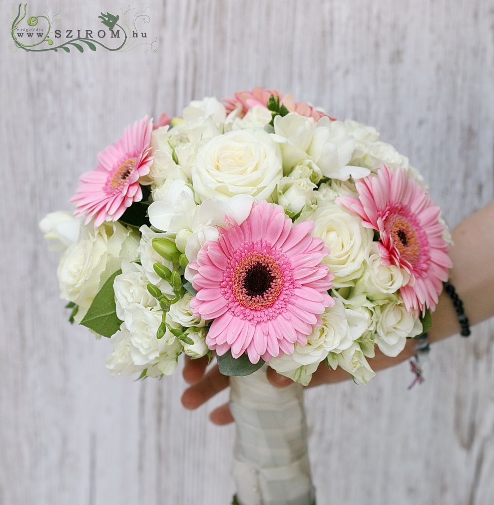 Virágküldés Budapest - Menyasszonyi csokor (rózsa, gerbera, frézia)