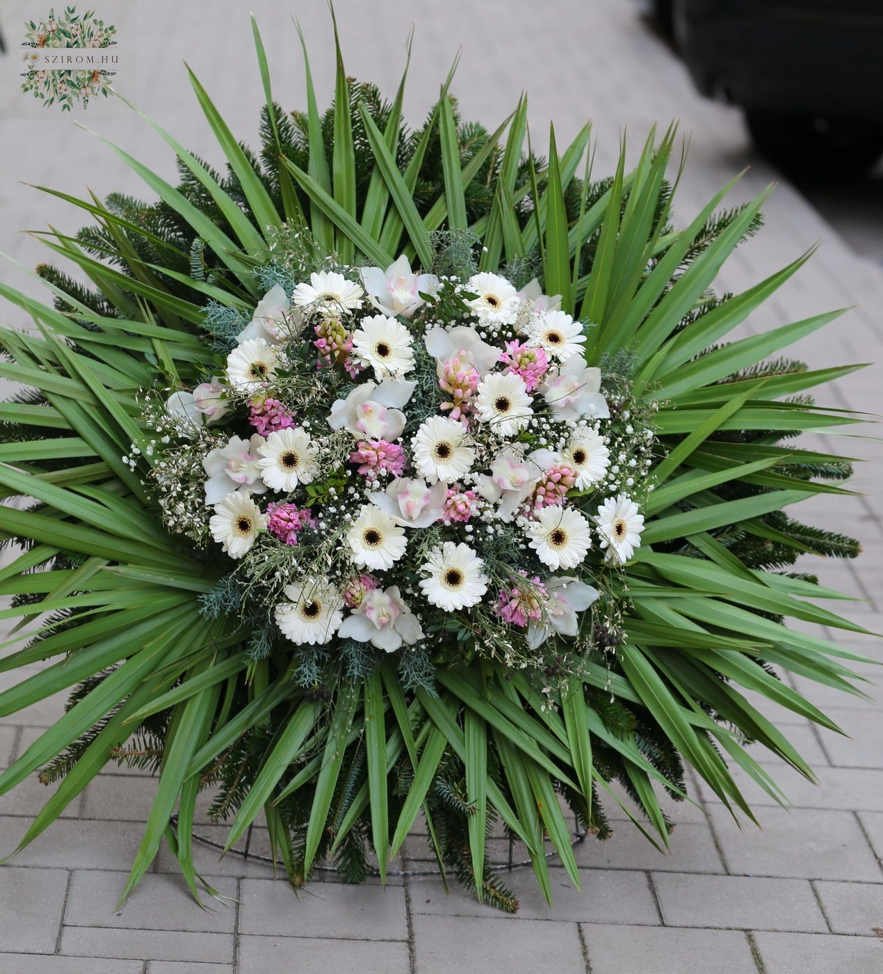 Blumenlieferung nach Budapest - Stehender Kranz mit Orchidee, Hyazinthe und Gerbera (1 m)