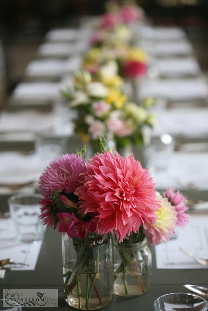 flower delivery Budapest - Centerpiece with hydrangeas in jars, 1 set - 2pc, Kiosk restaurant Budapest (hydrangea, dahlia, meadow flowers, pink), wedding