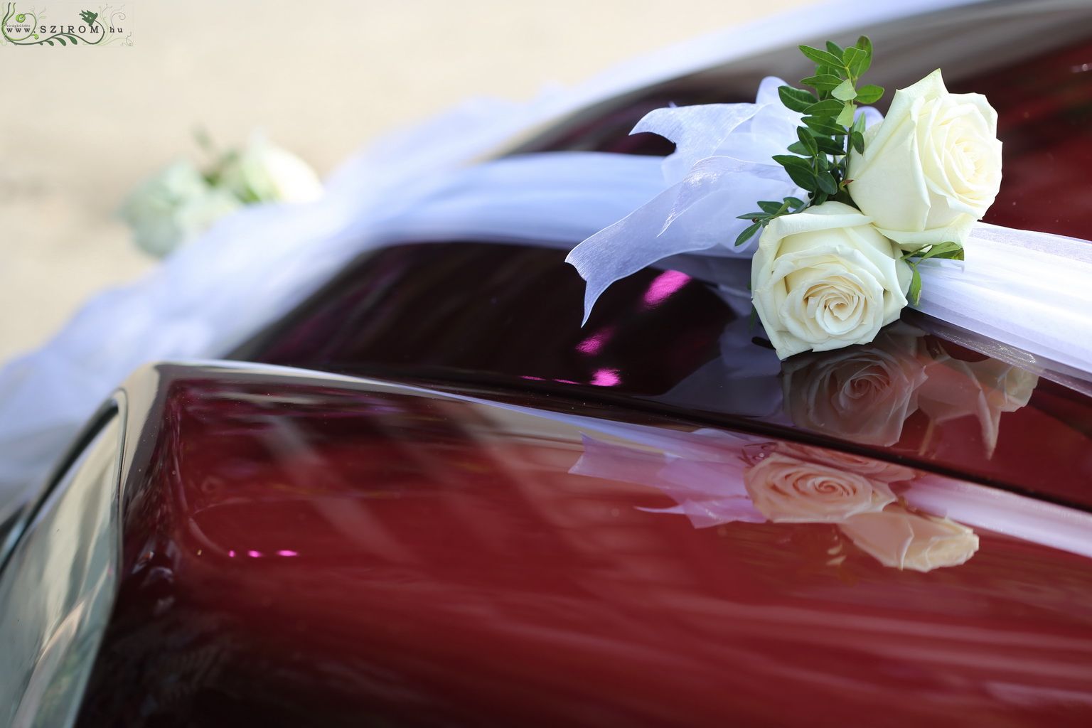flower delivery Budapest - Car decoration (white organza, white rose)