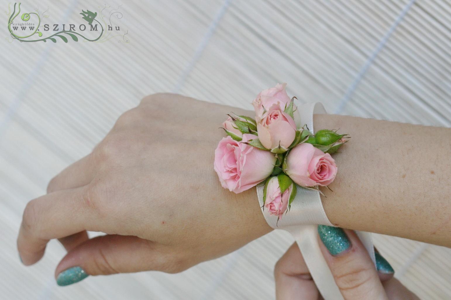 flower delivery Budapest - wrist corsage made of spray roses (pink)