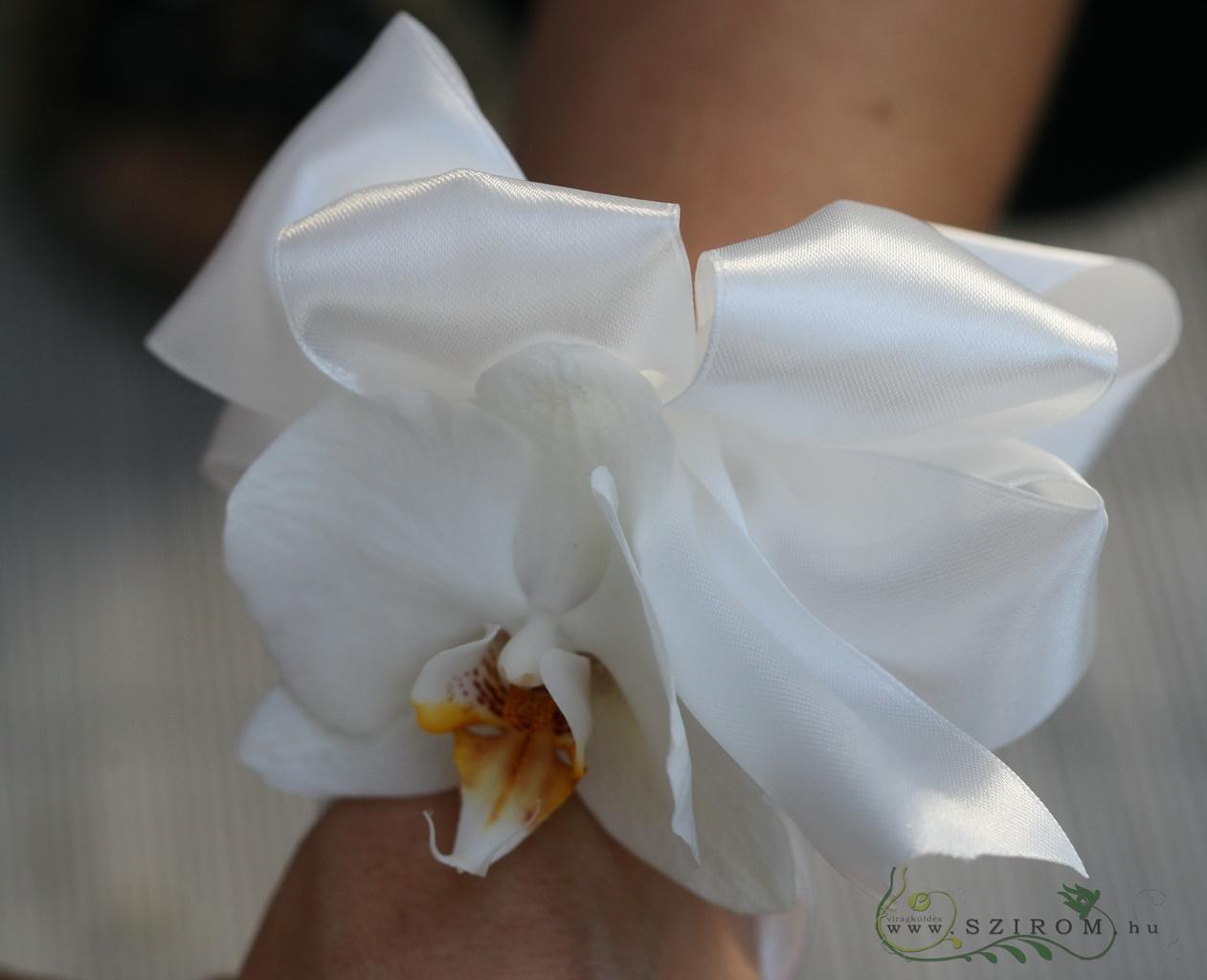 flower delivery Budapest - wrist corsage made of orchid (white)