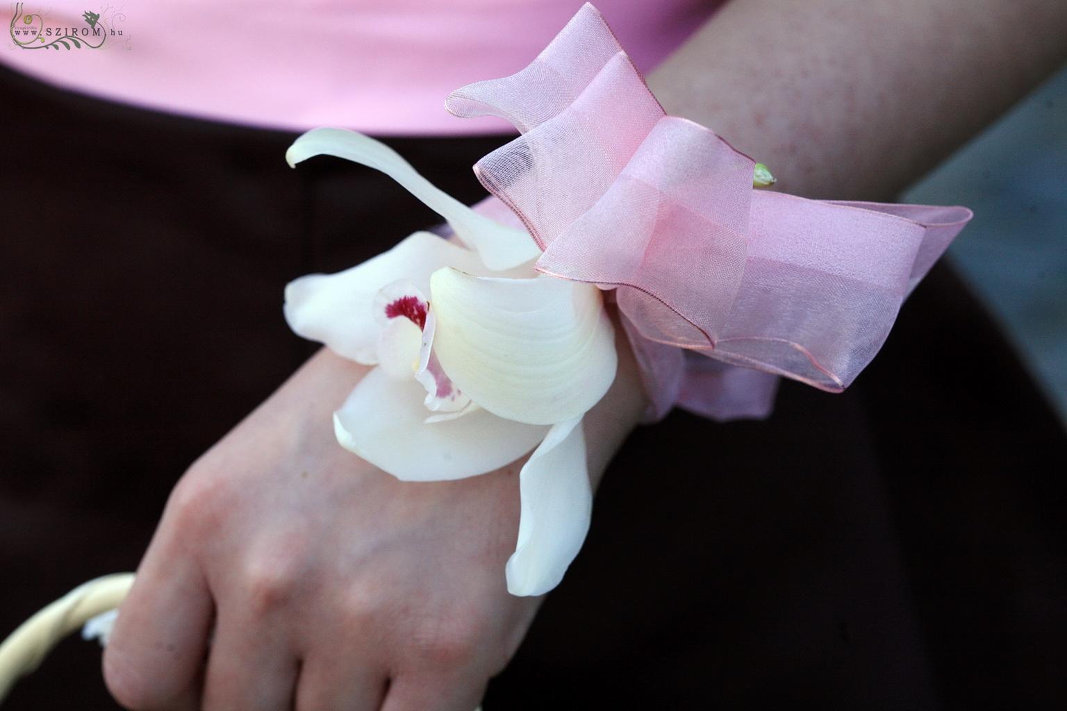 flower delivery Budapest - wrist corsage made of orchid (white)