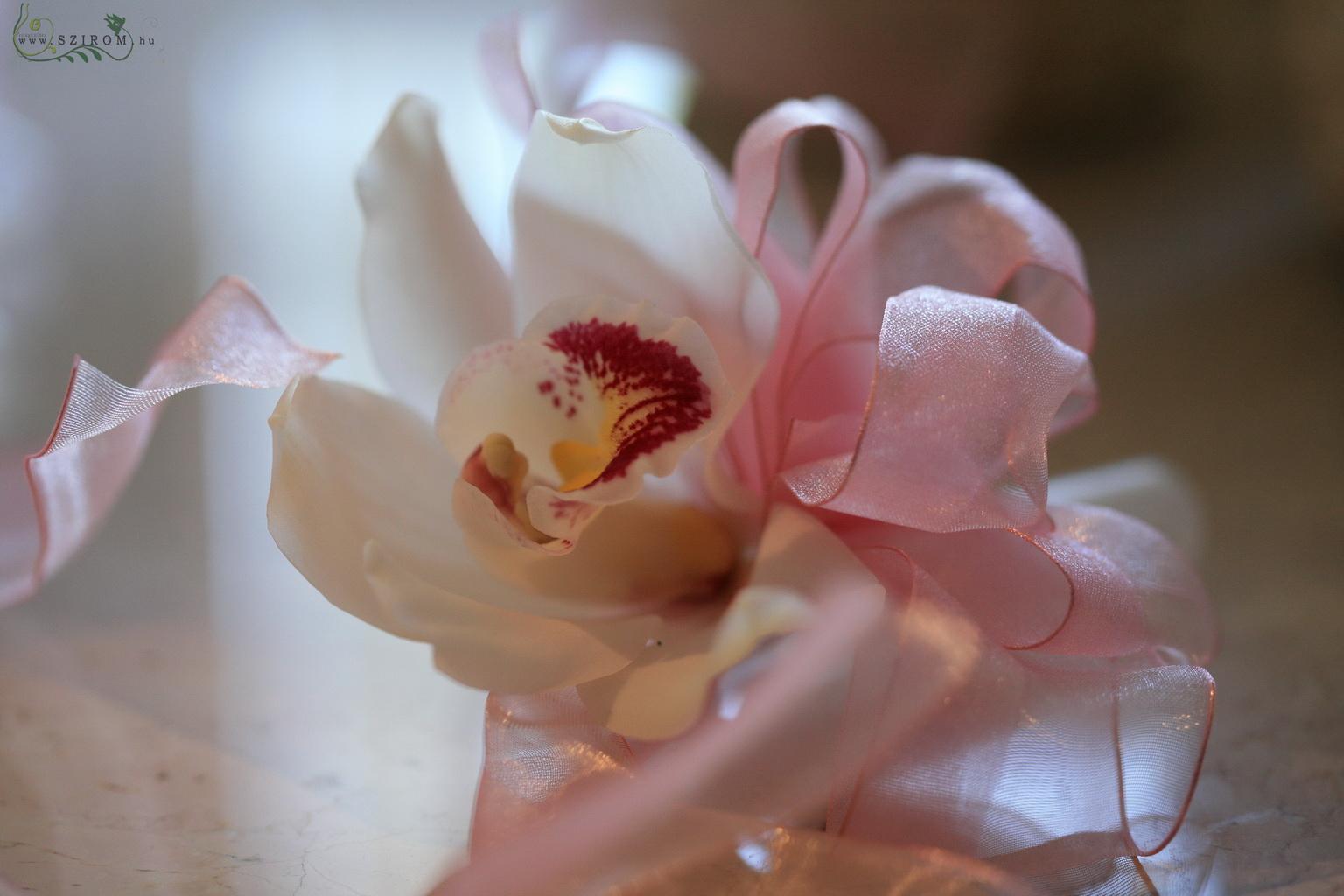 flower delivery Budapest - wrist corsage made of orchid (white)