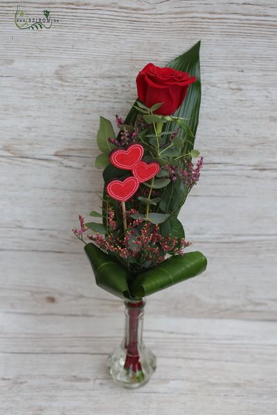 flower delivery Budapest - One rose with vase, heart, limonium