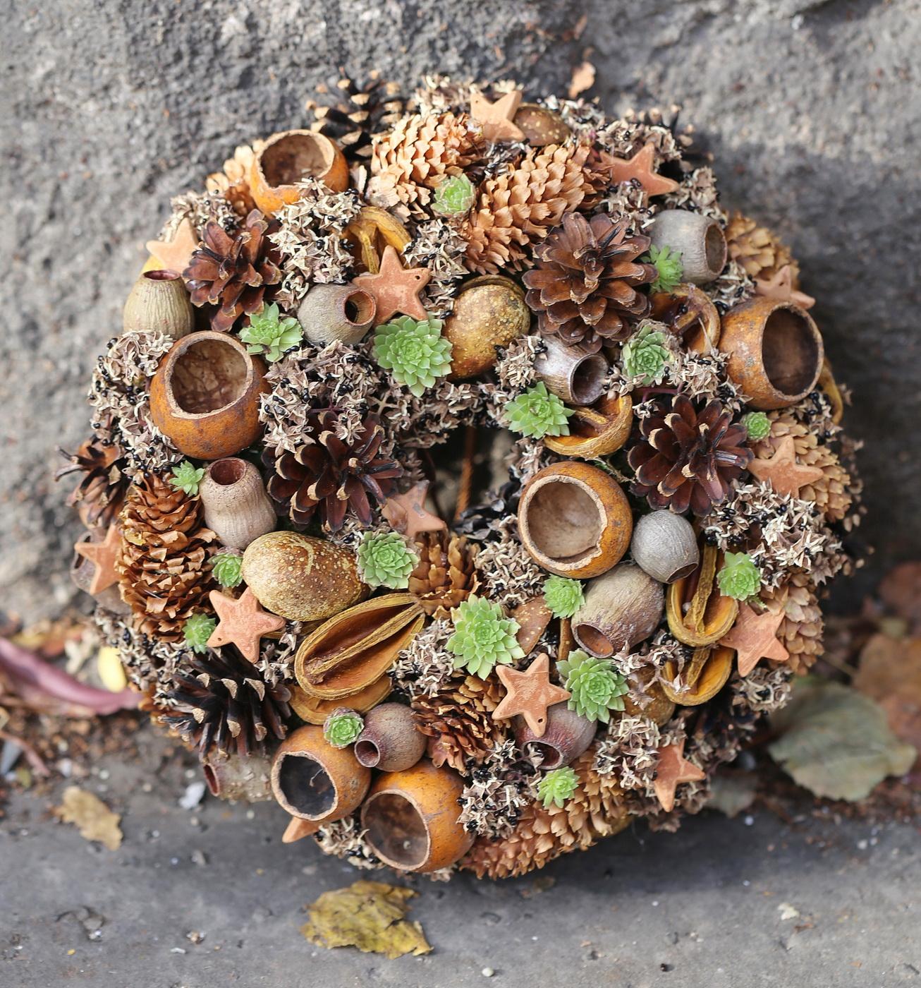 Virágküldés Budapest - erdei jellegű kopogtató (25cm)