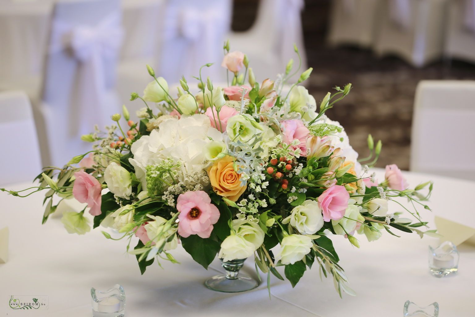 Blumenlieferung nach Budapest - Gästetisch Blumendekor