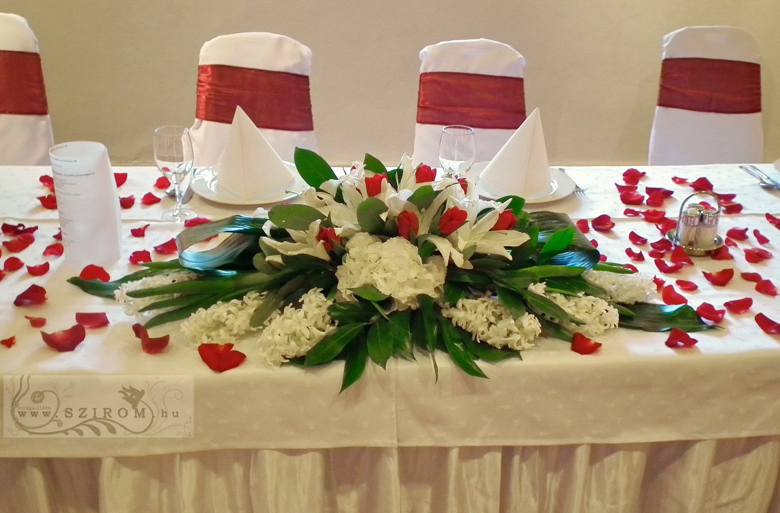 Blumenlieferung nach Budapest - Tischdekoration