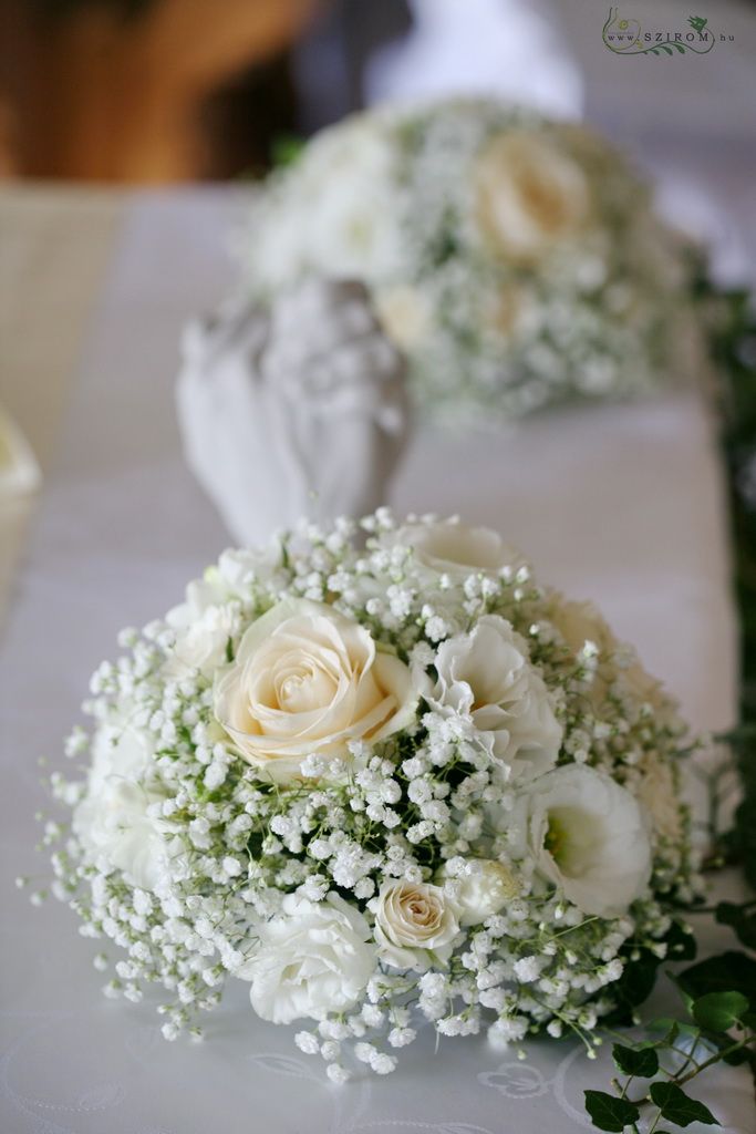 flower delivery Budapest - Main table centerpiece (rose, lisianthus, gypsophila, cream, white), wedding
