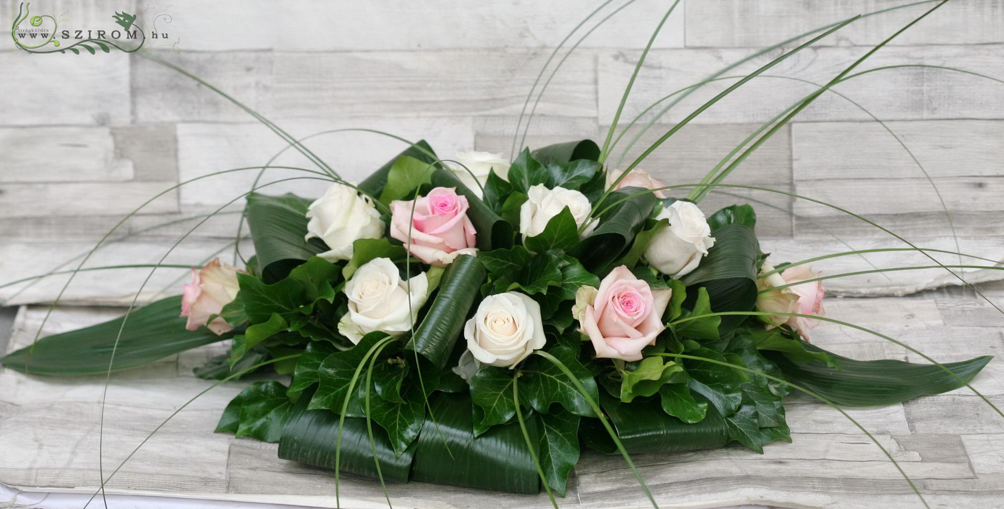 Blumenlieferung nach Budapest - Brautpaartisch Blumendekoration