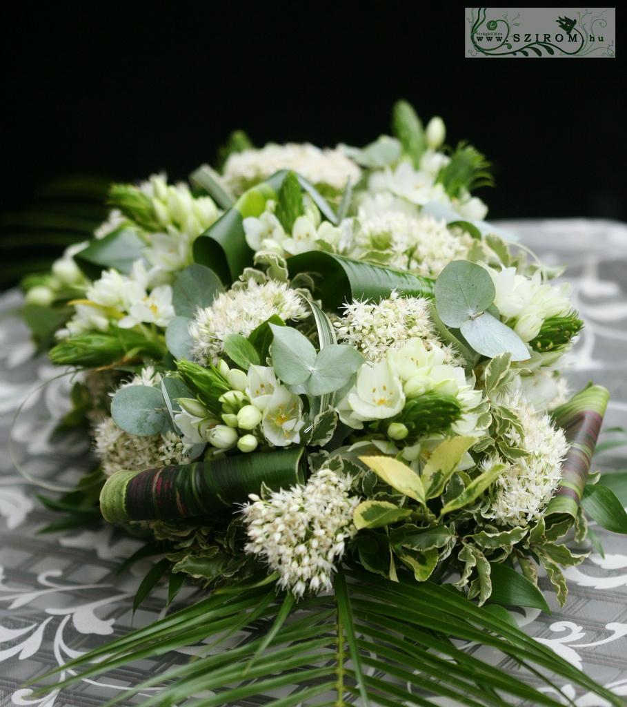 flower delivery Budapest - Main table centerpiece with ornithogalum, white, wedding