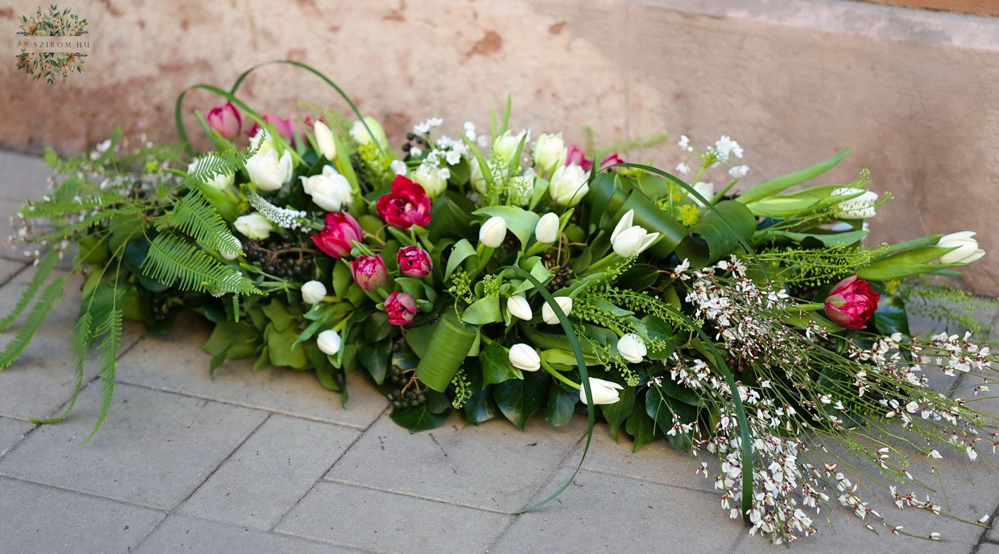 flower delivery Budapest - Main table decoration with tulips and small white flowers (ginestra, tulips, allium, white, red)