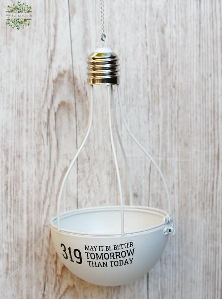 flower delivery Budapest - Hanging light bulb shaped decoration
