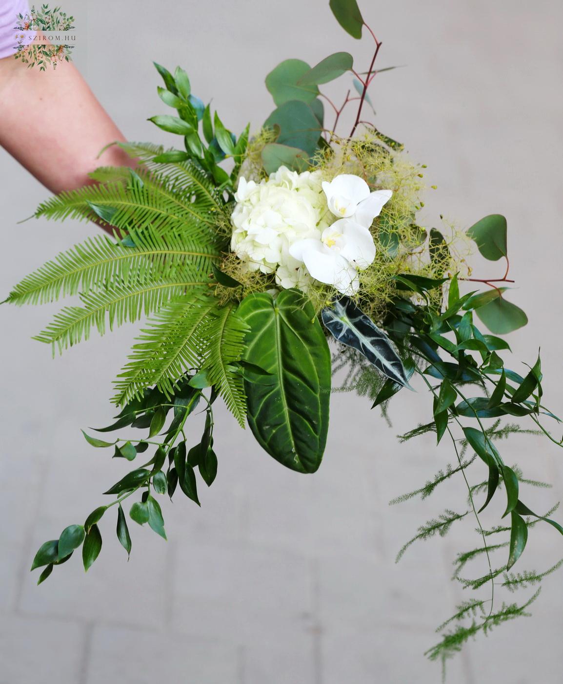 Blumenlieferung nach Budapest - greenery Brautstrauß mit Weiße Orchidee