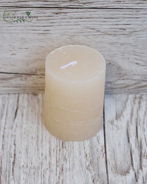 flower delivery Budapest - candle 8cm