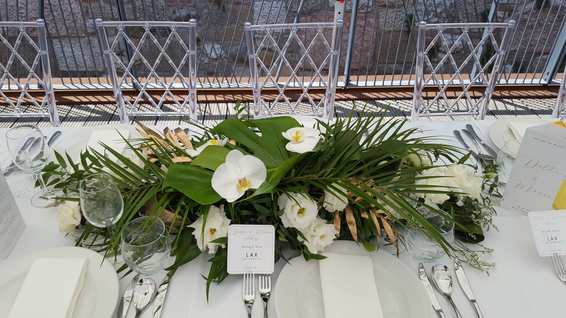 Blumenlieferung nach Budapest - Gästetisch Blumendekor